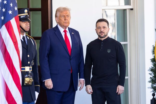 トランプは、クリミアをめぐるウクライナでの紛争を拡大したとしてゼレンスキーを非難