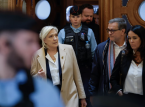 マリーヌ・ルペン控訴裁判は2027年の大統領選出馬が不透明な状況で終結