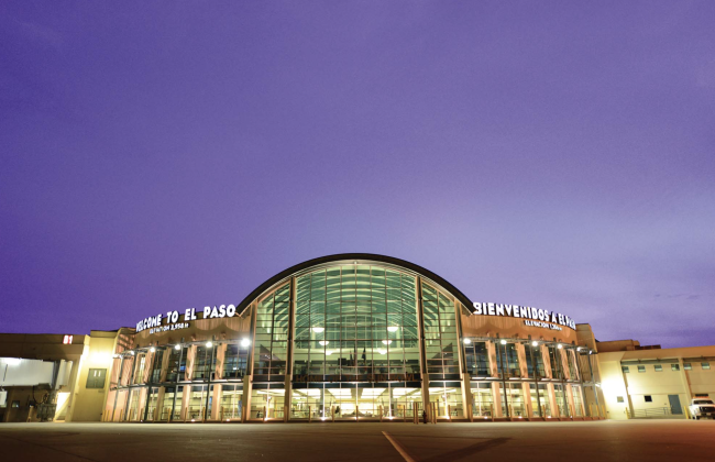 メキシコのカルテルのドローン?エルパソ空港の空域の短期間の閉鎖をめぐる混乱