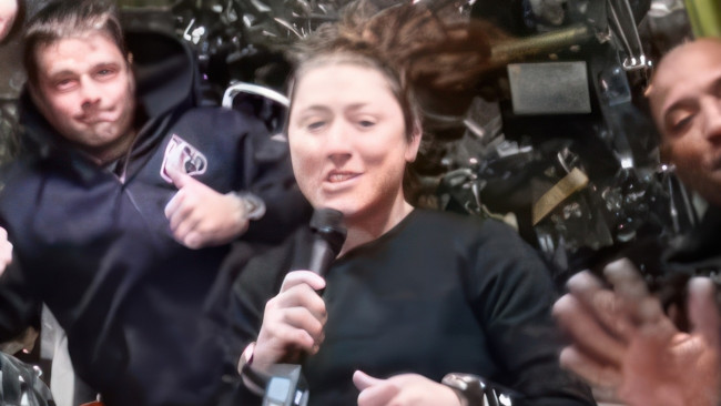 NASA宇宙飛行士クリスティーナ・コッホがコンコードに対してアストゥリアス王女賞を授与