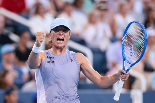 イガ・シヴィオンテクは、シンシナティでパオリーニを相手に栄冠を手にし、どんな路面でも勝てることを証明した