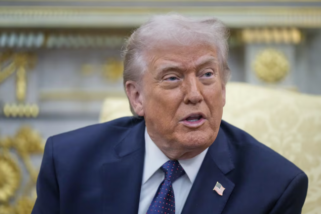 トランプ氏は、米海軍がホルムズ海峡でタンカーを護衛できると述べています