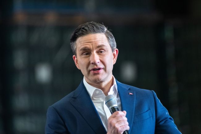 カナダのポワリエヴル氏が補欠選挙勝利後、議会に復帰