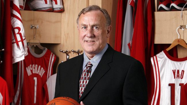 NBAのリック・アデルマン監督は、1970年代から2014年までに1,700試合以上を経験し、79歳で亡くなりました