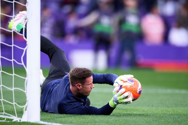 FCバルセロナ、テア・シュテーゲン監督のキャプテン職を辞任