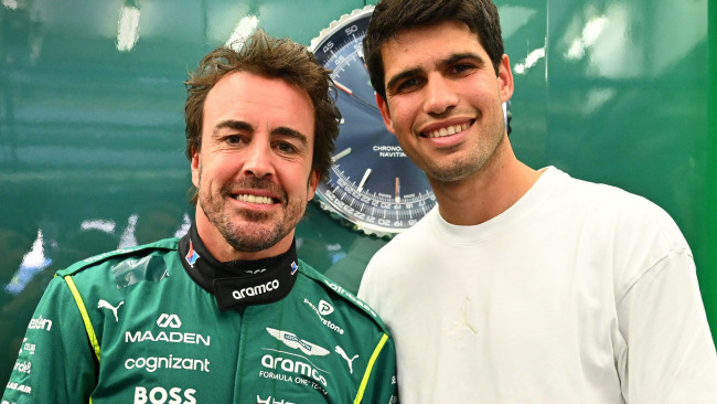 カルロス・アルカラスがF1バーレーンのテストで同胞のフェルナンド・アロンソとカルロス・サインツを訪問