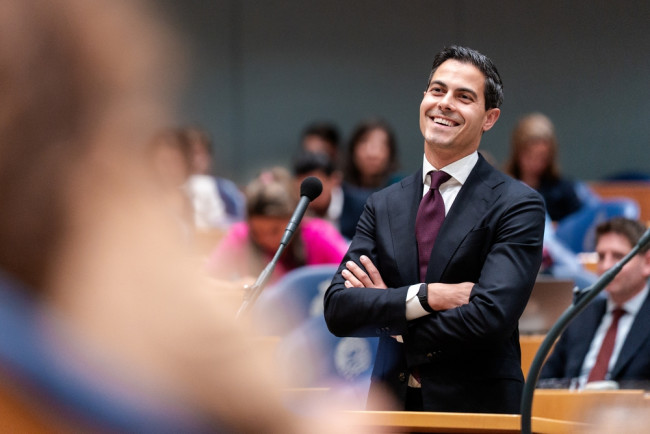 ロブ・ジェッテンがオランダ最年少首相に