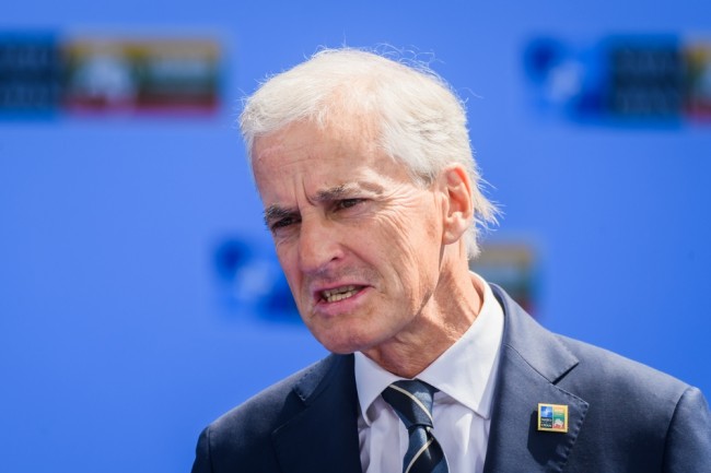 ジョナス・ガー・ストーレ氏は、コペンハーゲン空港とオスロ空港を閉鎖したドローン目撃事件へのロシアの関与を「特定できない」