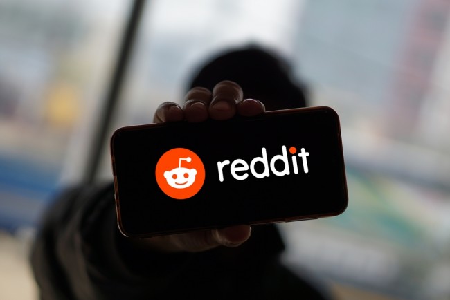 Redditが未成年者向けの全国的なソーシャルメディア禁止をめぐってオーストラリアを訴える
