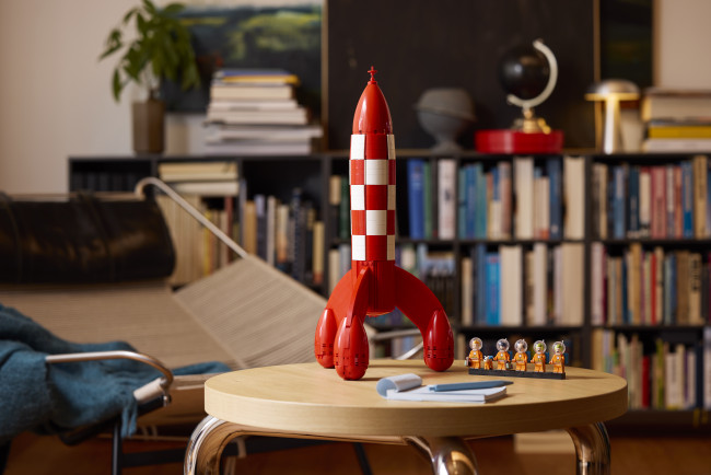 タンタンの伝説の月面ロケットがLego セットに変えられています
