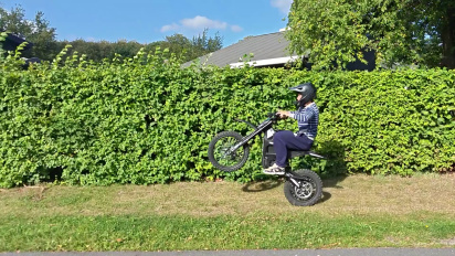 Yozma IN 10 Pro - 電動自転車を酷使してる